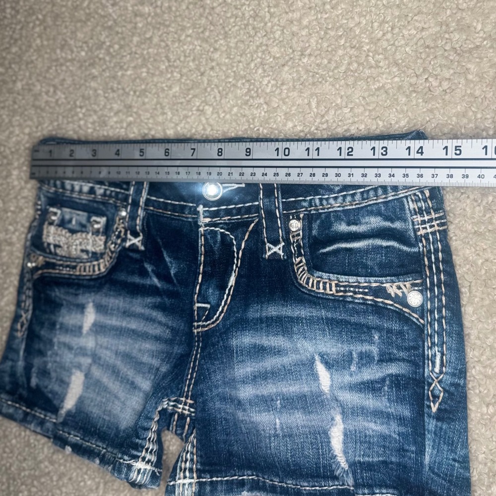 Y2K Rock Revival Raven Dark Distressed Denim Size 26 Short Shorts Fleur-de-lis - Picture 5 of 7